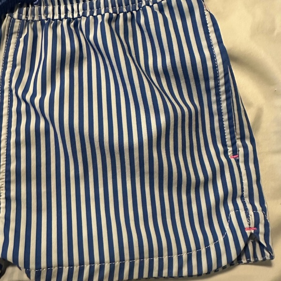 Vineyard Vines Performance Blue And White Stripe Shorts Girls XS - Picture 3 of 6
